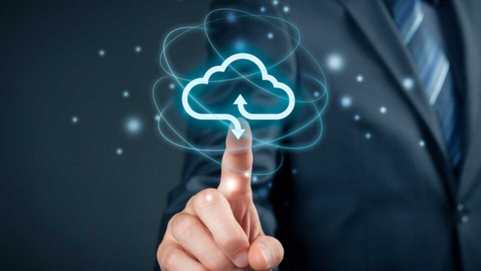 Cautious US Firms Still Seeking Benefits of Hybrid Clouds